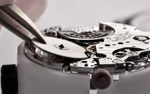 寶格麗 (BVLGARI) 在新視頻中展示打破紀錄的 Octo Finissimo 萬年歷腕表