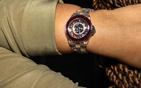 使用Chanel 12 X-RAY RED EDITION親身體驗看清事物