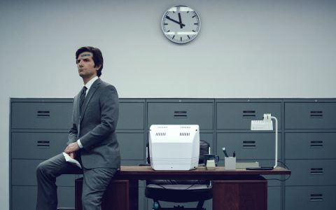 編輯精選讓我們談談《遣散費》中的那些手表