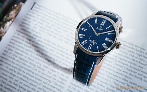 看對眼就心動的TITONI藍面Spacestar