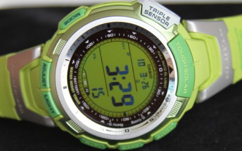 卡西歐探路者PAG110C-3綠色石英電子手表