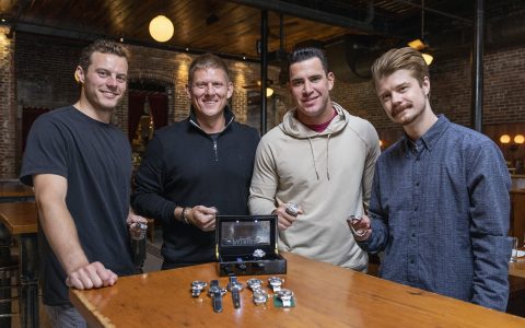 與新英格蘭愛(ài)國(guó)者隊(duì)的特別小組討論手表