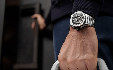 既是極簡、也是極端金屬鏈帶One Tone光澤，型人最懂選擇