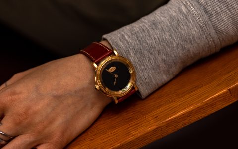 Toric Classic 18k玫瑰金黑色瑪瑙表盤