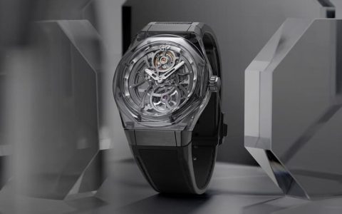 GP芝柏表Laureato再次搭配藍寶石透明表殼展現鏤空機芯之美