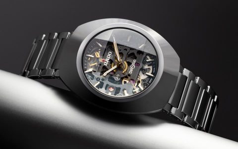 雷達表持續以獨家材質制作DiaStar鉆星系列并升級鏤空機芯