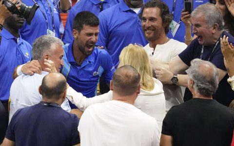 2023美網喬科維奇勇奪第24座大滿貫冠軍手上再度亮出高話題陶瓷表